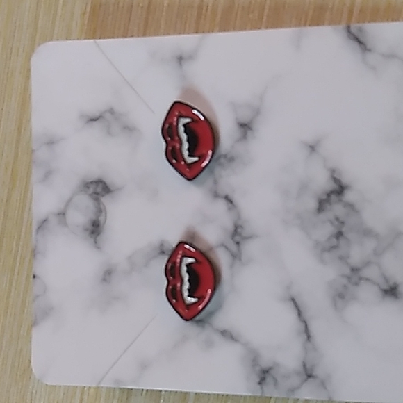 Halloween earrings Enamal Fangs in Red & White Hypoallergenic - Picture 3 of 3